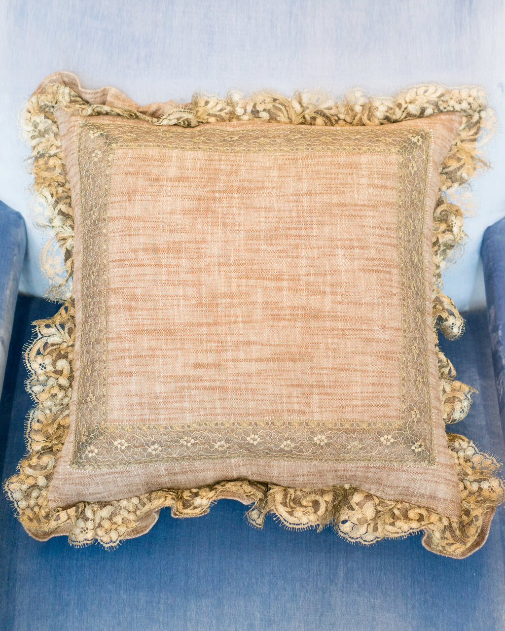 GOLD LACE TRIMMED LINEN PILOW