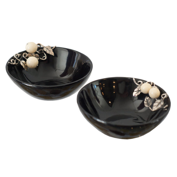 PAIR OF BLACK HORN BOWLS WITH 925 STERLING SILVER LEAFS AND WHITE AGATE BERRIES