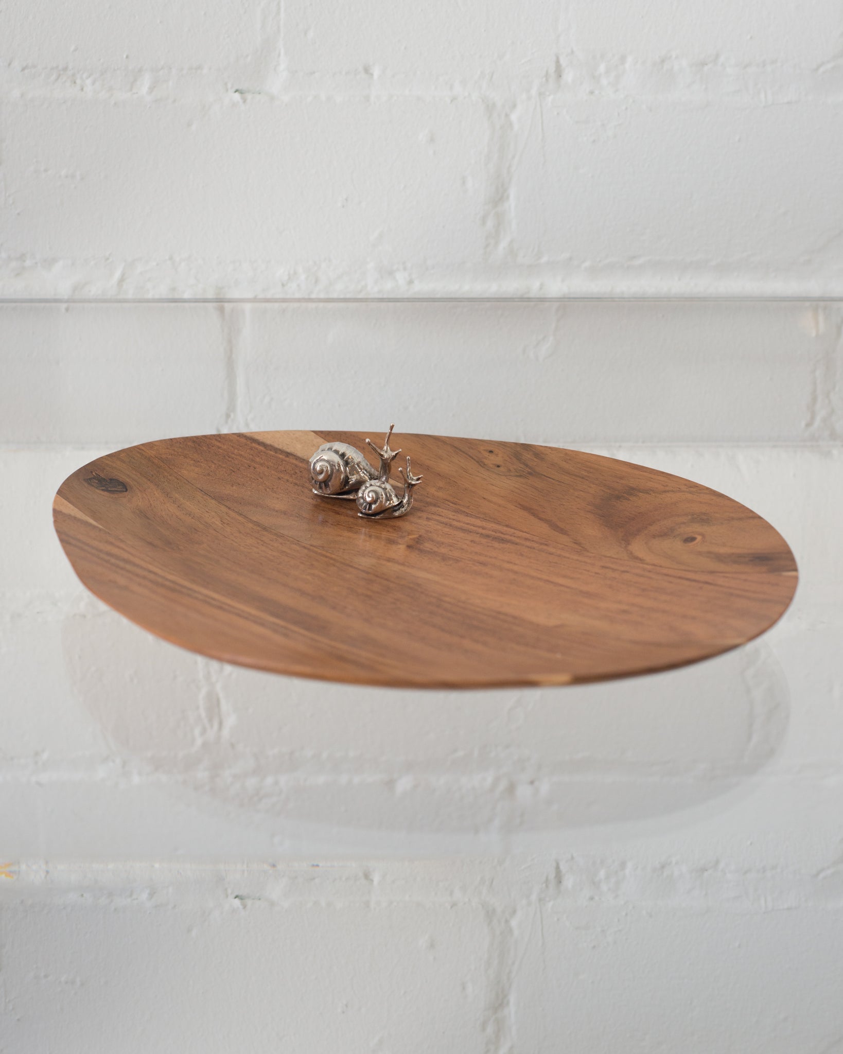 ASYMMETRIC ROSEWOOD PLATTER WITH 2 925 STERLING SILVER SNAILS