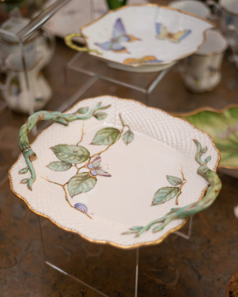 SQUARE TRAY WITH HANDLES HANDPAINTED WITH LEAVES