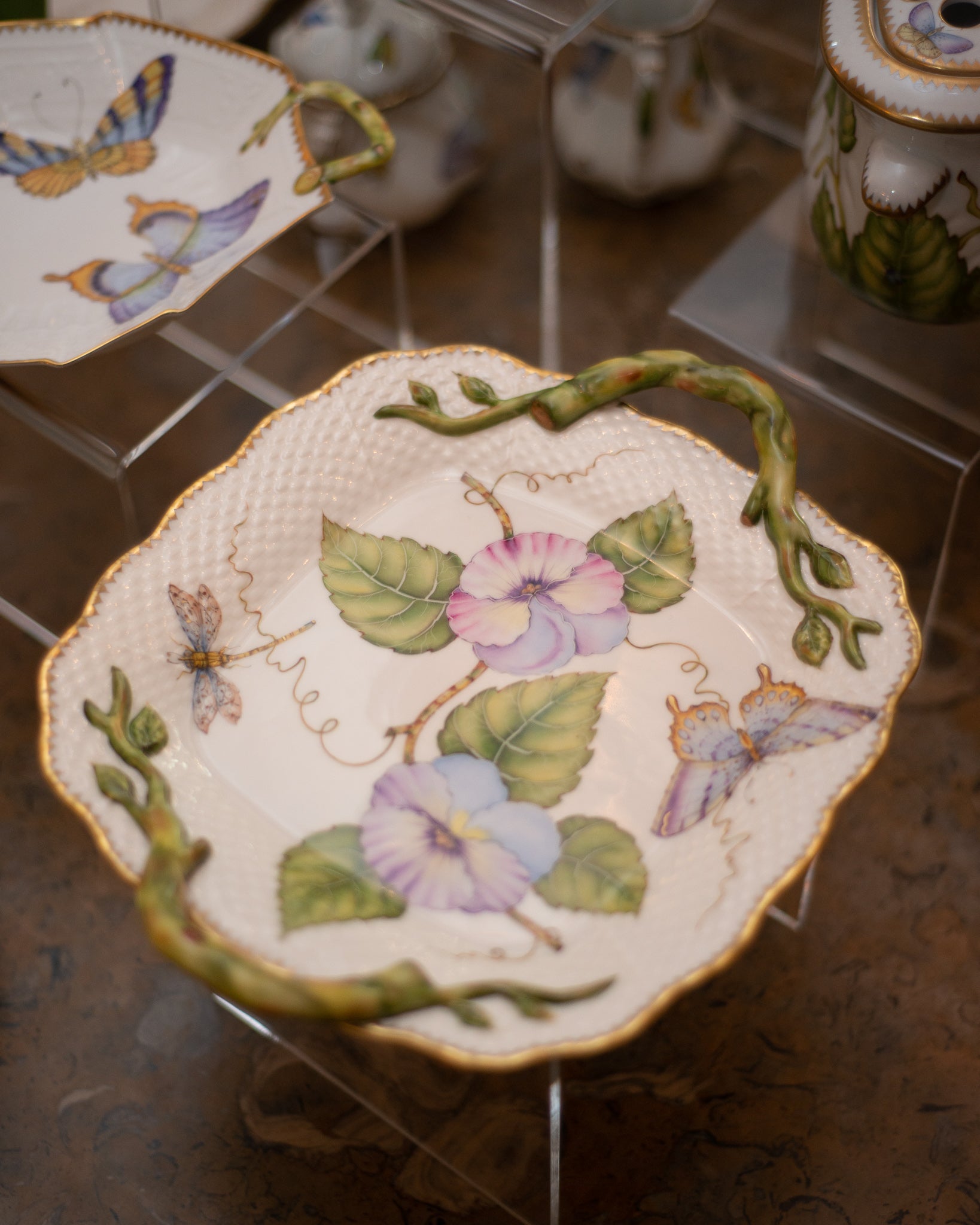 SQUARE TRAY WITH HANDLES HANDPAINTED WITH FLOWERS