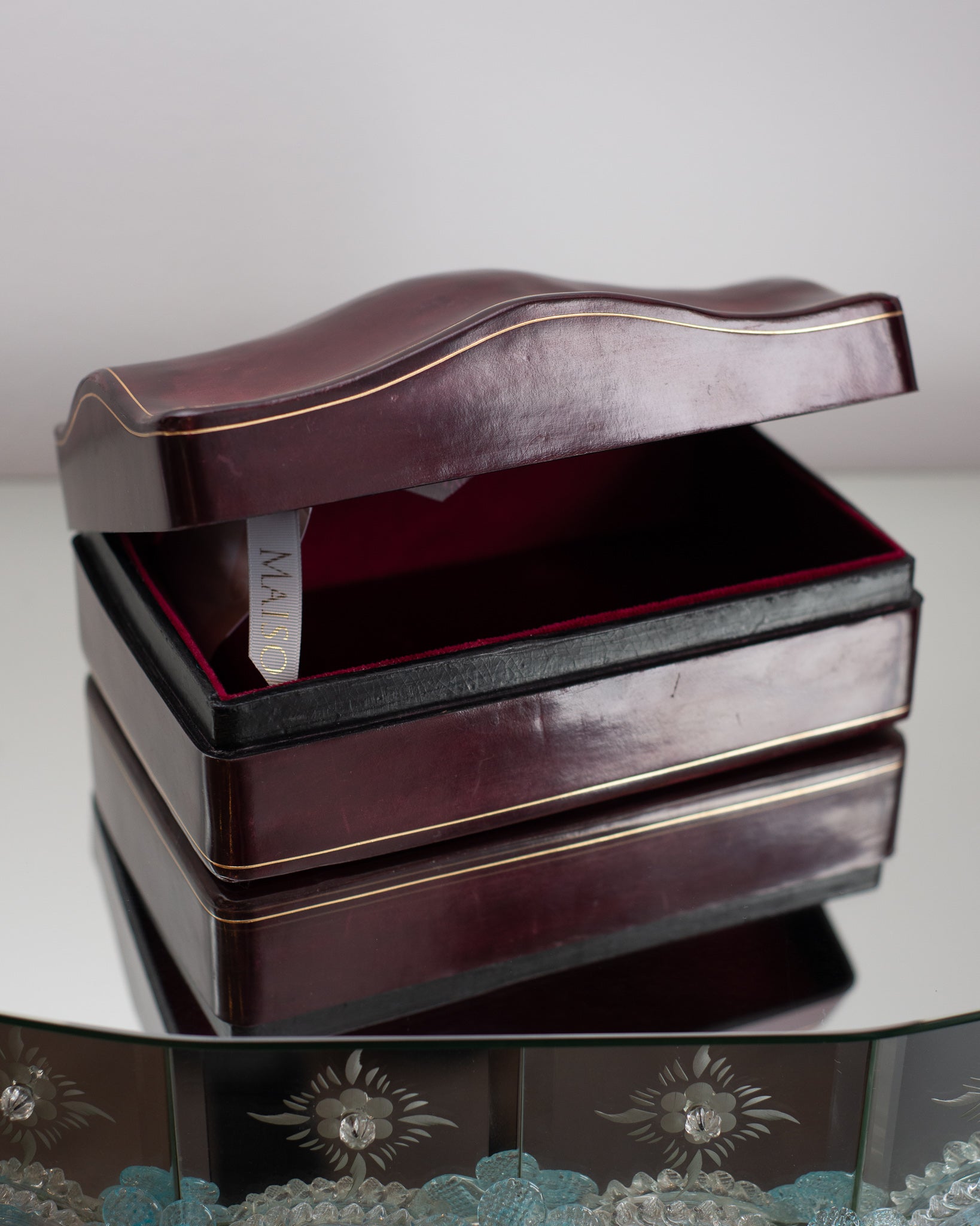 LARGE BURGUNDY LEATHER BOX