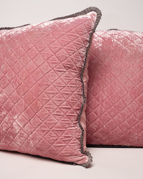 PAIR OF EMBROIDERED SILK SATIN PILLOW WITH SHELLS