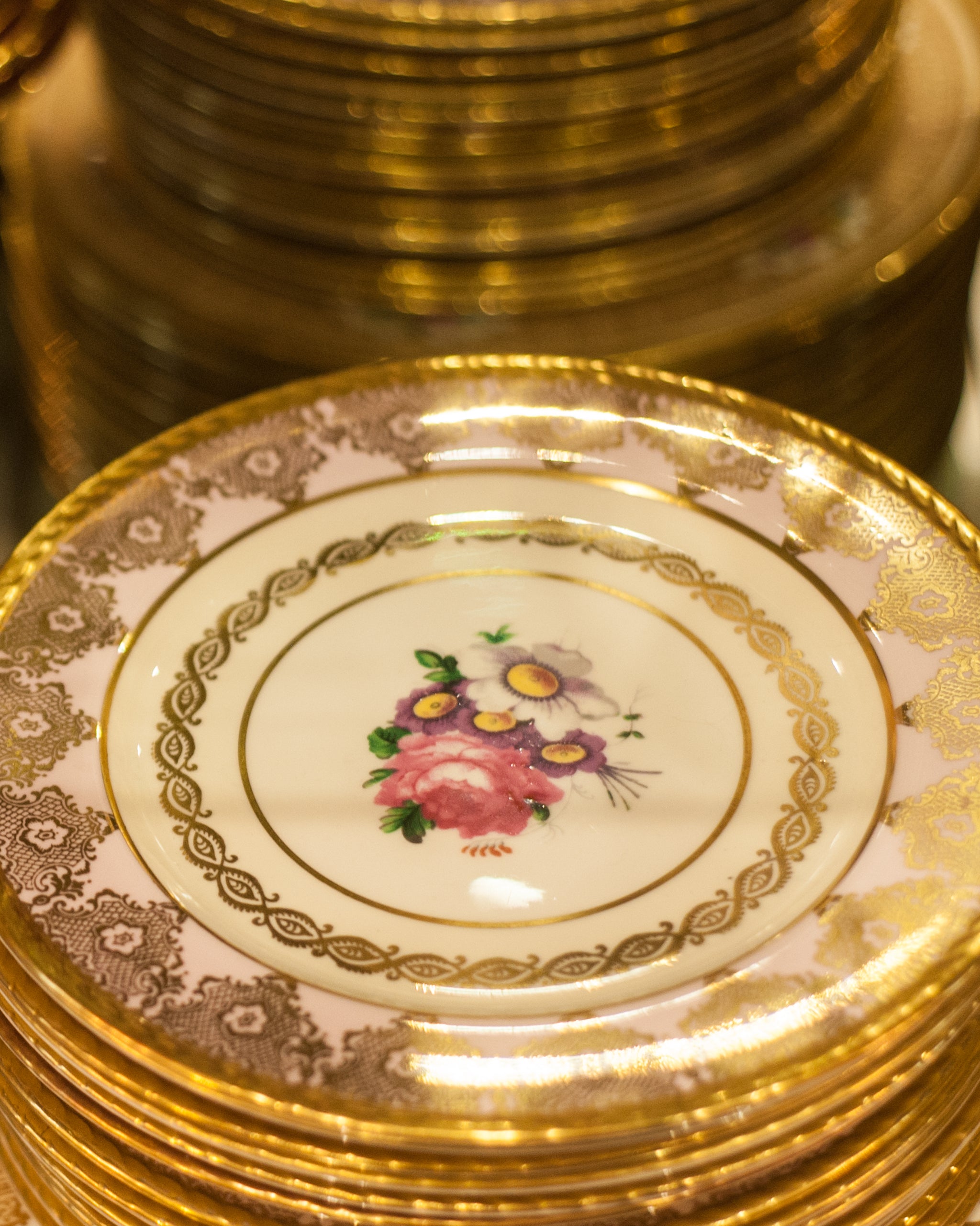 ANTIQUE SET OF 15 PARAGON PINK GOLD DESSERT PLATES MAISON NURITA