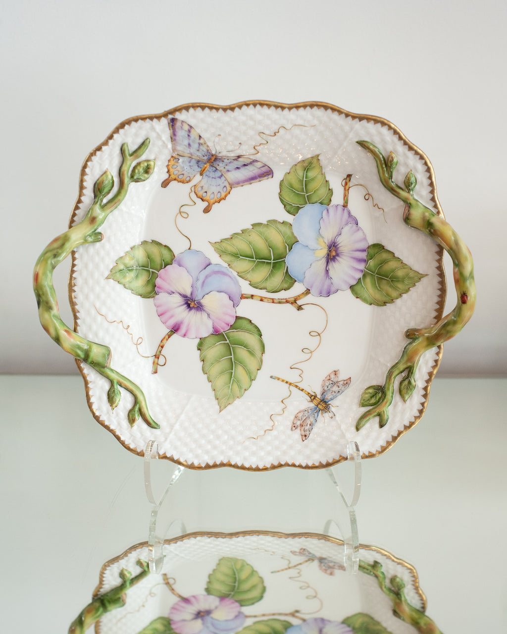 SQUARE TRAY WITH HANDLES HANDPAINTED WITH FLOWERS