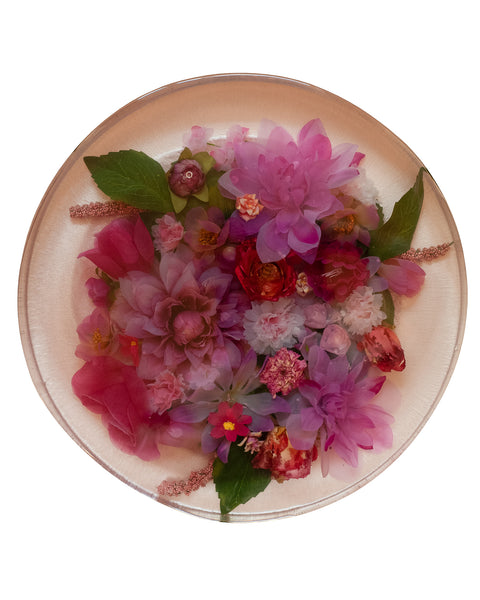 CONTEMPORARY ACRYLIC CAKE SERVING PLATE WITH SILK FLOWERS