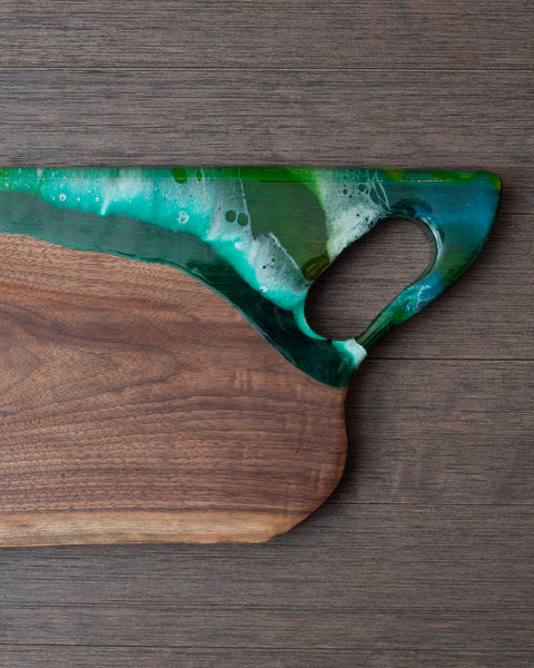 CONTEMPORARY LARGE WALNUT SERVING BOARD WITH ACRYLIC HANDLE