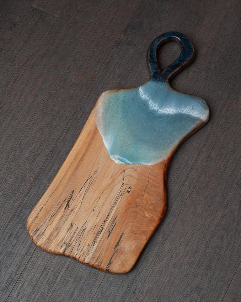 CONTEMPORARY LARGE BEECH SERVING BOARD WITH ACRYLIC HANDLE
