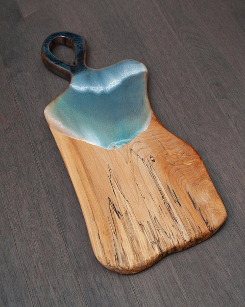 CONTEMPORARY LARGE BEECH SERVING BOARD WITH ACRYLIC HANDLE