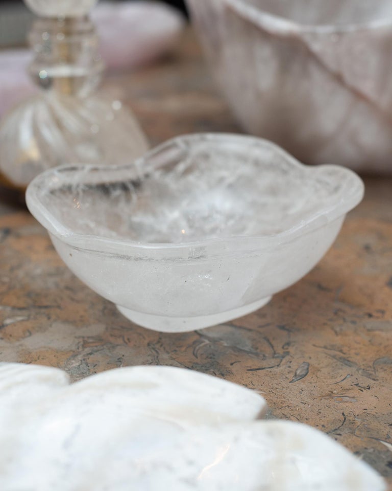CONTEMPORARY ROCK CRYSTAL BOWL WITH FOOT