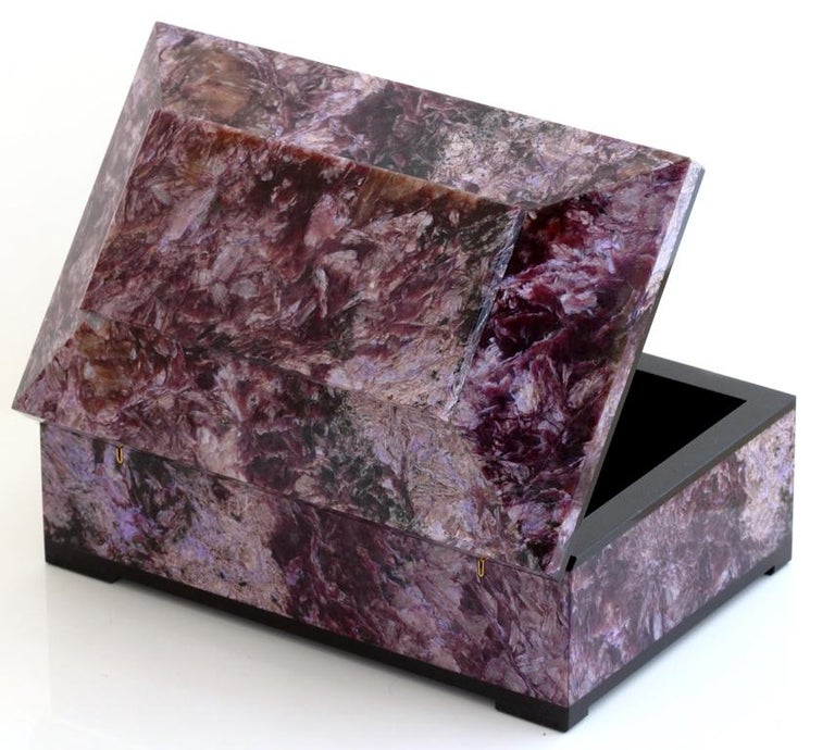 CONTEMPORARY PURPLE CHAROITE BOX WITH HINGED LID