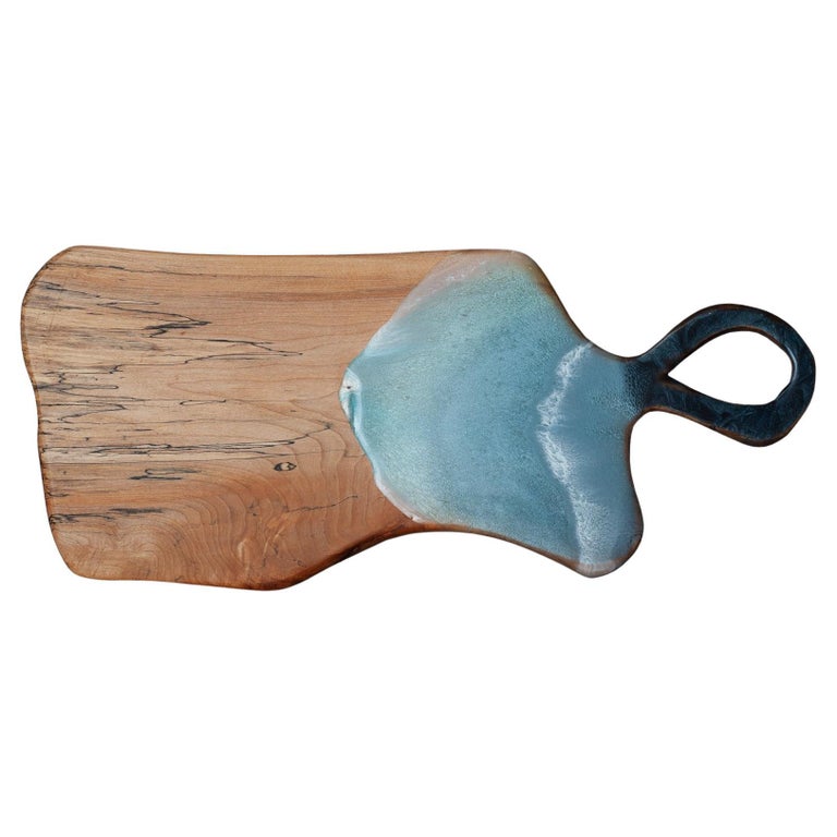 CONTEMPORARY LARGE BEECH SERVING BOARD WITH ACRYLIC HANDLE